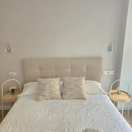 Piso En Pleno Centro De Al Lado De La Playa 1a139 By R2r Consulting *