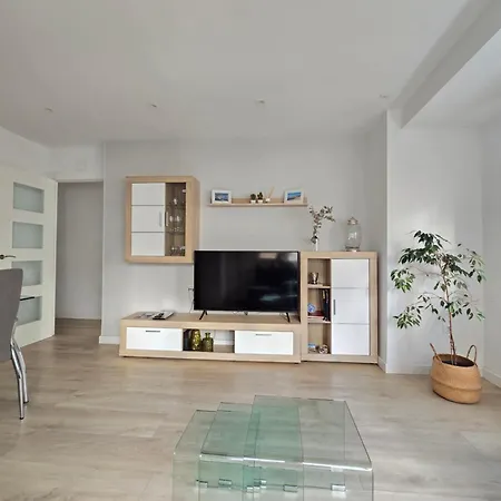 Piso En Pleno Centro De Al Lado De La Playa 1a139 By R2r Consulting * Gijón