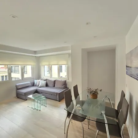 Piso En Pleno Centro De Al Lado De La Playa 1a139 By R2r Consulting Gijón