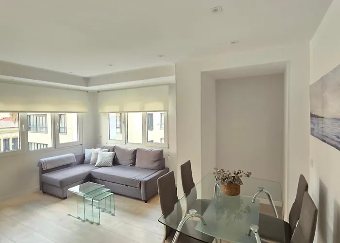 Piso En Pleno Centro De Al Lado De La Playa 1a139 By R2r Consulting Gijón