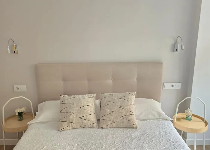 Piso En Pleno Centro De Al Lado De La Playa 1a139 By R2r Consulting *