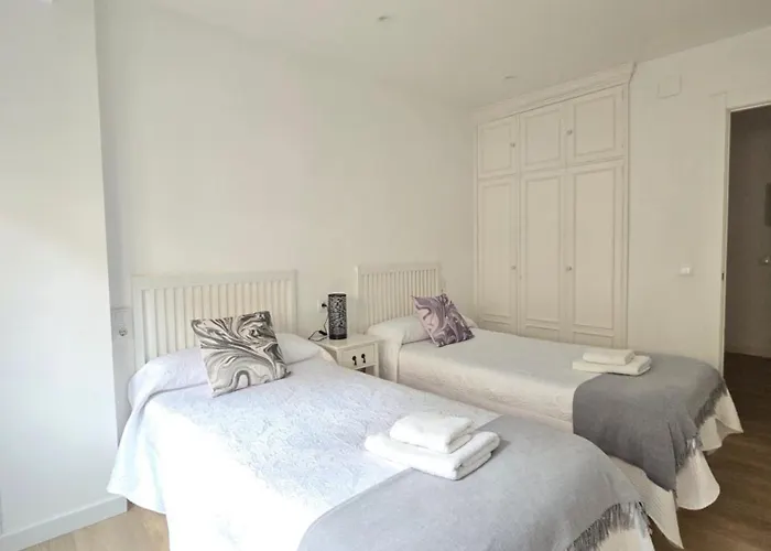 Piso En Pleno Centro De Al Lado De La Playa 1a139 By R2r Consulting * Gijón